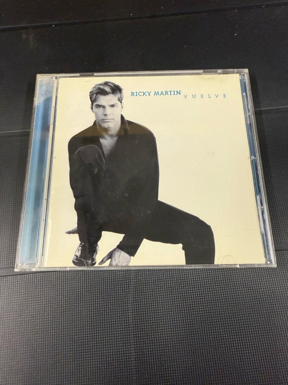 Vuelve by Ricky Martin (CD, Feb-1998, Sony Music Distribution (USA)